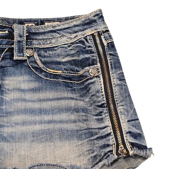 Miss Me Signature Short Womens Size 29 Blue Distressed Rhinestones Embroidery - Picture 12 of 16